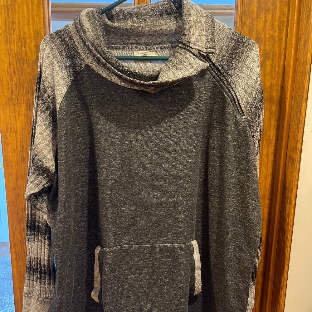 Maurices Sweatshirt, Gray, Size 2XL